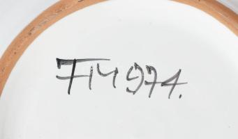 2 db nagy méretű kézzel festett kerámia tál. egyik FM 974 jelzéssel. Egyiken mázrepedésekkel d: 33 c...