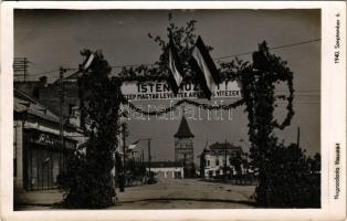 1940 Nagyszalonta, Salonta; bevonulás, "Isten hozott szép magyar leventék, aranyos vitézek!&quo...