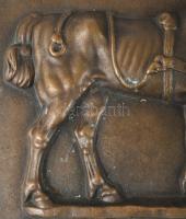cca 1900 Abrakolt ló bronz fali plakett, jelzés nélkül, 16x20 cm