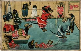 1909 Fürdőző tacskók / Dachshund dogs bathing art postcard. Ottmar Zieher s: P.O. Engelhard (fa)
