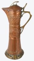 cca 1910 WMF szecessziós vörösréz karaffa tállal, sárgaréz kiegészítőkkel, d: 41 cm, m: 40 cm