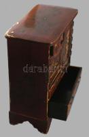 cca 1920 Japán lakkozott fa kabinet szekrény, 30x13x17 cm