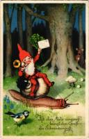 1940 Törpe csigán / Dwarf riding on a snail art postcard (EK)