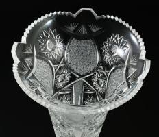 Ólomkristály váza, fém talpban, m: 26,5 cm