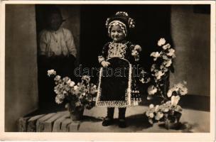 1941 Tolna megyei gyermek ünneplő díszben, magyar folklór / Hungarian folklore from Tolna county, ch...