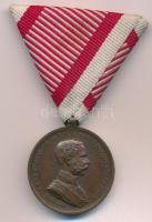 1914. "Bronz Vitézségi Érem" bronz kitüntetés eredeti mellszalaggal. Szign: Tautenhayn T:X...