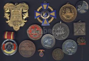 14 klf emlékérem és kitűző köztük érdekesekkel T:vegyes