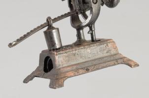 Mérleg alakú hegyező, m: 7 cm
