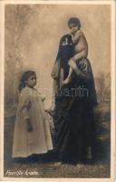 Famille Arabe / Arabian family. photo