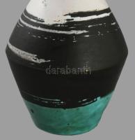 Gorka Lívia (1925-2011): Váza fehér, fekete, zöld színekkel. Jelzett, hibátlan, m:19 cm