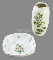 Hollóházi 2 darabos asztali szett. Kézzel festett, jelzett, hibátlan. Váza 17 cm, hamus 14 cm