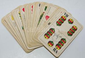 Jó állapotban lévő régi Piatnik 32db-os magyar kártya pakli