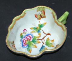 Levél formájú, Viktória-mintás Herendi porcelán tálka aranyozott peremmel / Herend-chinaware 13x10 cm