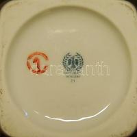 Holloházi jelzéssel ellátott kapuvári címerrel díszített porcelán váza aranyozott szegéllyel 25 cm m...