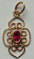 14 karátos, piros köves Au arany medál 0,94 g