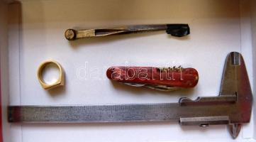 Apró bolhapiac tétel: tolómérő, bicska, körző, réz gyűrű