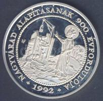 1992 "László király szentté avatásának 800. évfordulója - Nagyvárad alapításának 900. évfordulója" Ag emlékérem 31,103g 1oz. T:PP tokkal