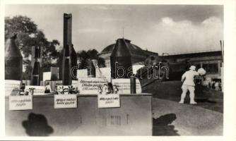 Budapest Őszi Lakberendezési Vásár 1942 kiállított szovjet bombák photo