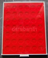 Lindner 2107 Pénztartó luxuskazetta 42 db férőhellyel, átmérő 26 mm , új állapotban. Eredeti ára: 4.200 Ft