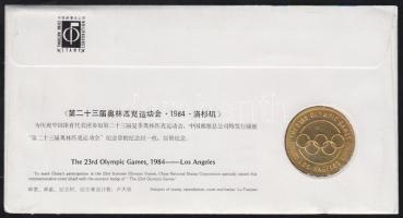 Kína 1984. "Los Angeles-i Olimpia" érmés, bélyeges borítékon, kínai bélyeggel és alkalmi b...