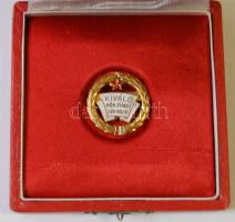 4db klf szocialista kitüntetés/plakett, egyik igazolással és államtitkári aláírással illetve egy fa ...