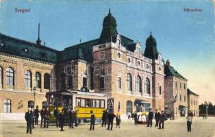 Szeged Bahnhof mit Straßenbahn (EM)