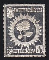 1979. ÁP bélyeg formájú Nemzetközi Gyermekév érem Ag T:PP