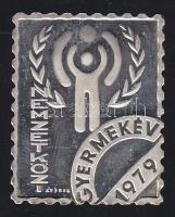 1979. ÁP bélyeg formájú Nemzetközi Gyermekév érem Ag T:PP