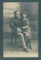 Debreceni fotós műterme 46 db fotólap: benne katonai, színész-fotók, érdekes divatfotók / 46 photo p...