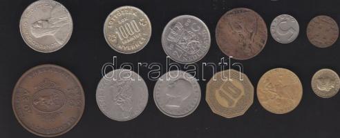 Vegyes numizmatikai tétel, benne: Magyar-Olasz Bank takarékbetét könyv, bankjegy kötegelők és 36db k...