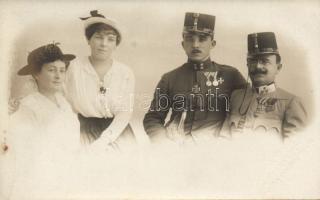 Soldiers family photo