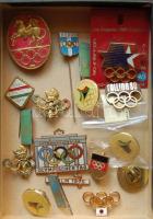 Kis doboz külföldi olimpiai kitűző T:vegyes