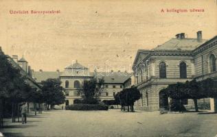 Sárospatak Kollégium udvar