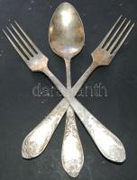 Kis díszes századeleji ezüst (Ag) évőeszköz tétel 2db villával és 1db kanállal / 189g