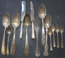 Vegyes századeleji ezüst (Ag) evőeszköz tétel 5db nagy és 5db kis kanállal, 2db villával illetve 1db késsel / 537g