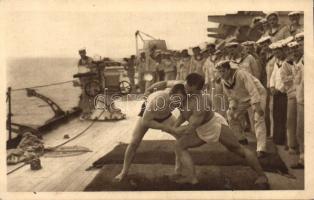 Wrestling sailors (gluemark)