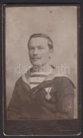 cca 1890 kitüntetett k.u.k matróz fotója / Photo of kuk. sailor 7x9 cm