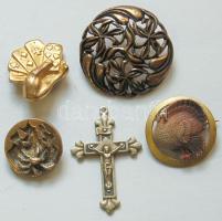 Szecessziós ruhadíszek: arnyozott kártya formájú kabátklipsz, stb, 5 db