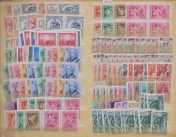 Több példányos magyar tétel az 1910-es 1940-es évekből fekvő A/4 alakú berakó 10 oldalán, főleg négyestömb sorok. Magas katalógus értékű szép anyag!!!