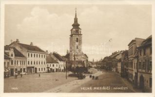 Velké Mezirící, Námesti / square, Hotel Reznicek, church