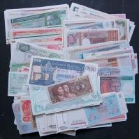 Vegyes külföldi bankjegy tétel ~300db, főleg modern T:I (~75%),II