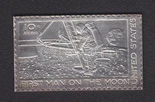 USA DN "Első ember a Holdon" bélyeg formájú Ag emlékérem T:1