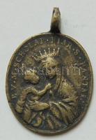~1900. Szent Máriát ábrázoló bronz medál latin körirattal T:2-