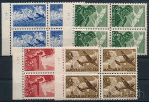 1942 Repülő alap III. ívszéli négyestömbökben, keletjelzéssel