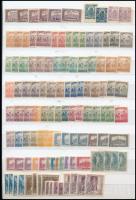 1920-1924 110 db bélyeg A4-es berakólapon
