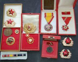 6klf szocialista kitüntetés, plakettek és eredeti tokok T:vegyes