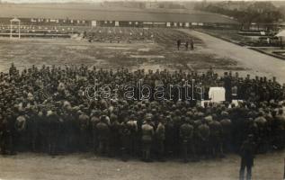 A prágai magyar református katonák részére tartott áldozócsütörtöki tábori istentisztelet / Military WWI-era mass ceremony for Hungarian soldiers in Praha photo