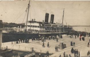 Steamship photo (EB)