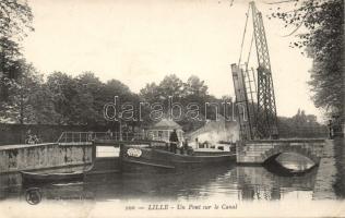 Lille moveable bridge over the canal