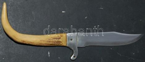 Vadásztőr szarvasagancs nyéllel, a penge hossza: 12 cm